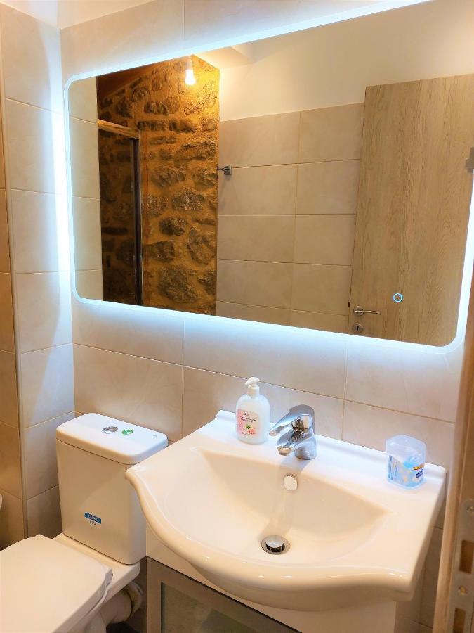 Guest House Tsanes Pinakokhorion Bagian luar foto
