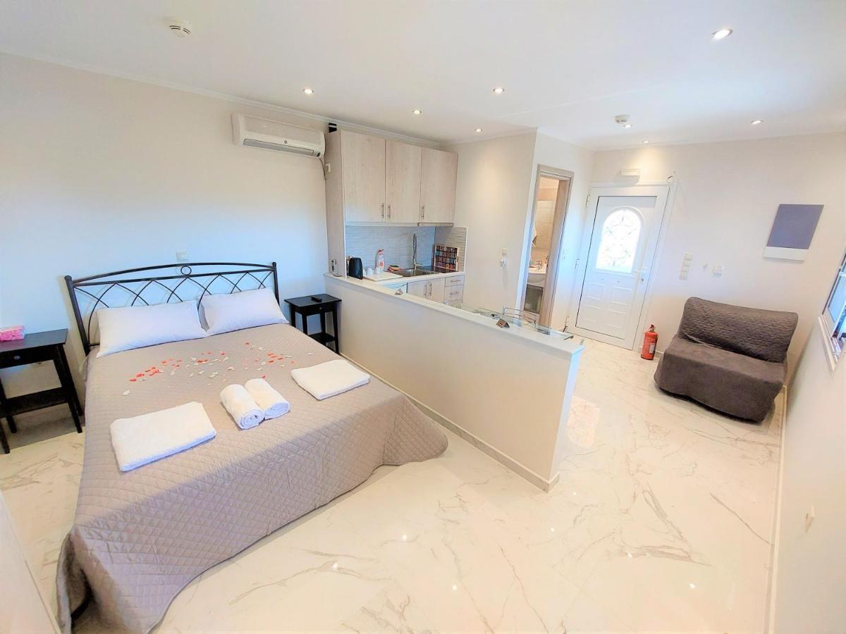 Guest House Tsanes Pinakokhorion Bagian luar foto